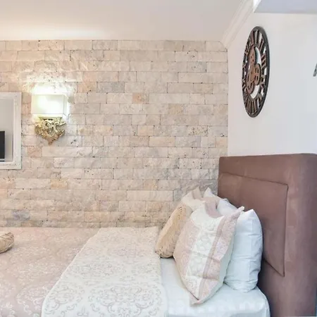 Apartment Old Town 3 With Balcony *